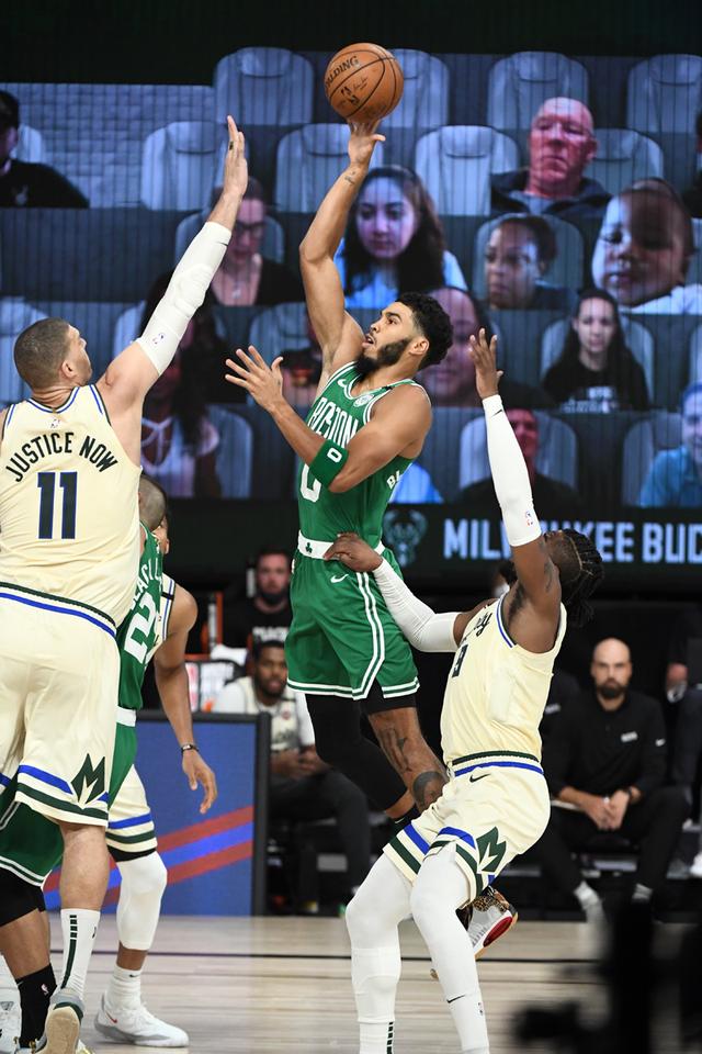 三级欧战16强全部诞生 皇马&曼联&切尔西成各自欧战夺冠第一热门.