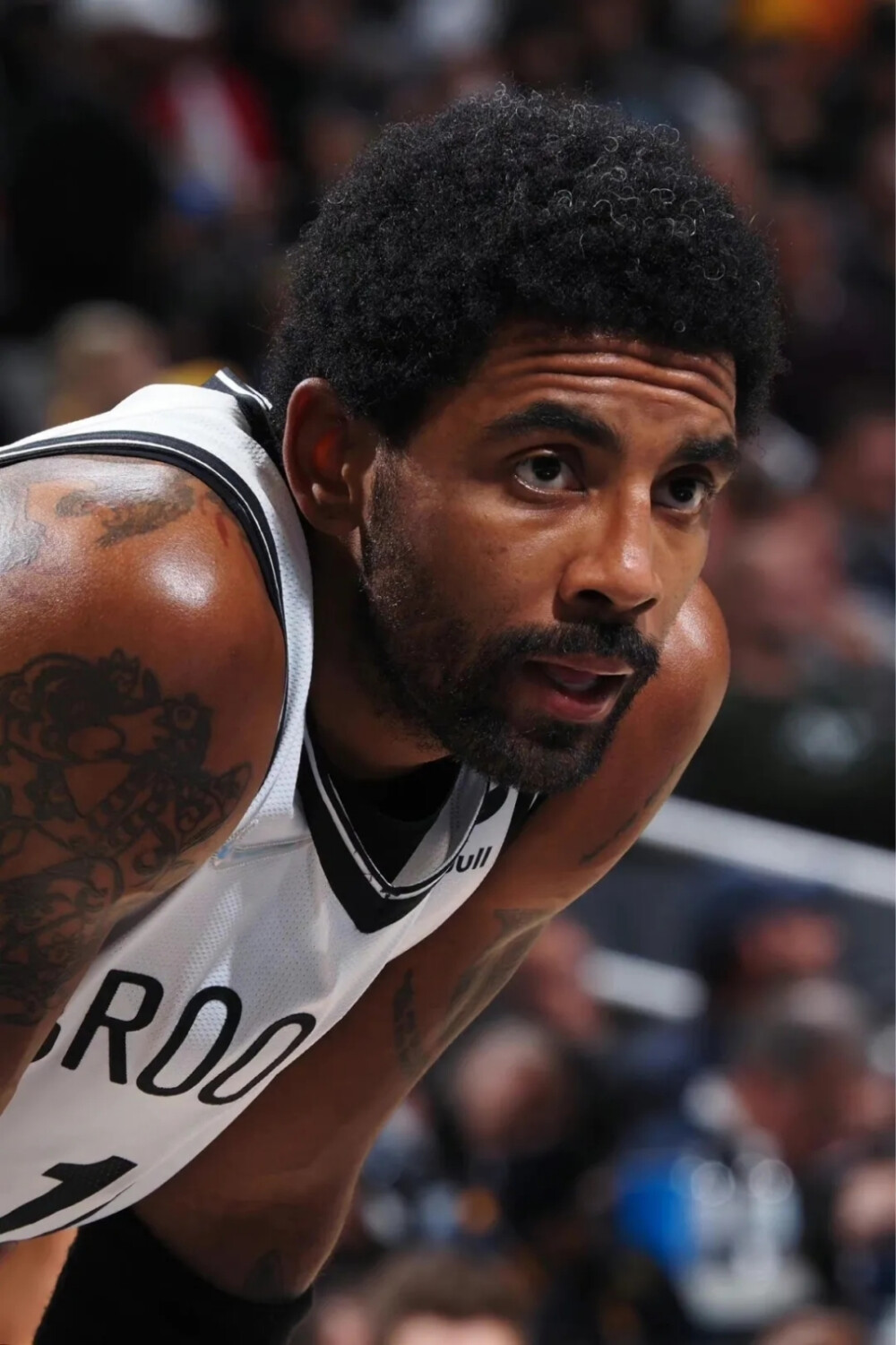 他的表现显 他的表现显