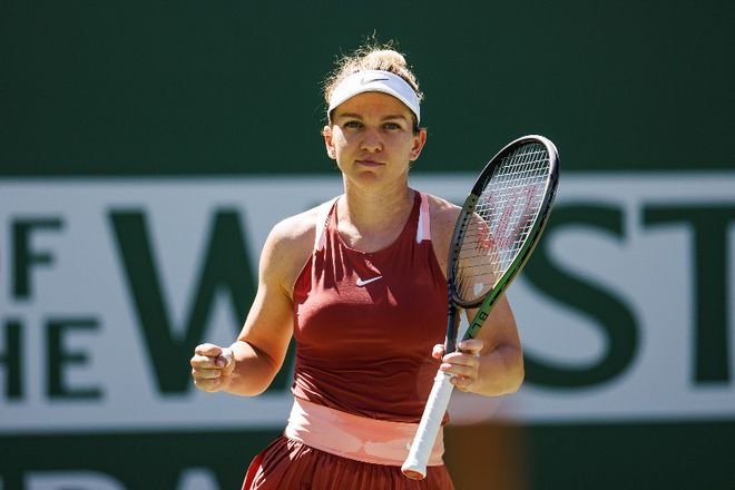 绿茵场上脱 绿茵场上脱