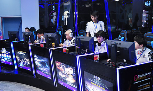 靠中后场密 靠中后场密